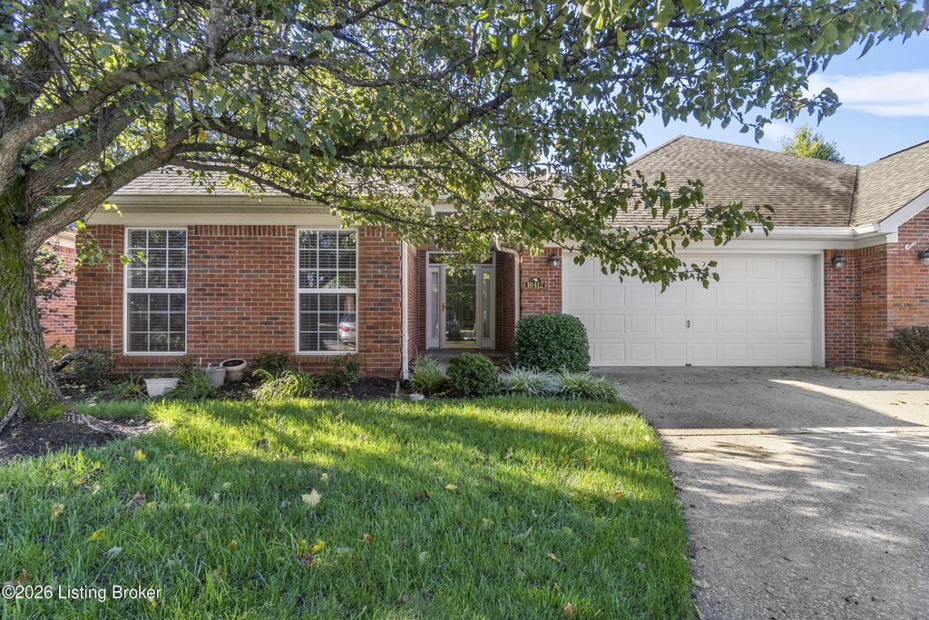 Photo of 10412 Dove Chase Cir, Louisville, KY 40299 (MLS # 1711307)
