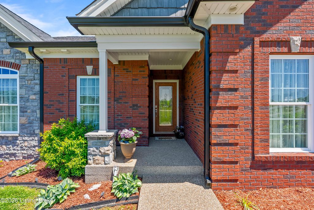 Photo of 322 Solitude Way, Shepherdsville, KY 40165 (MLS # 1716833)