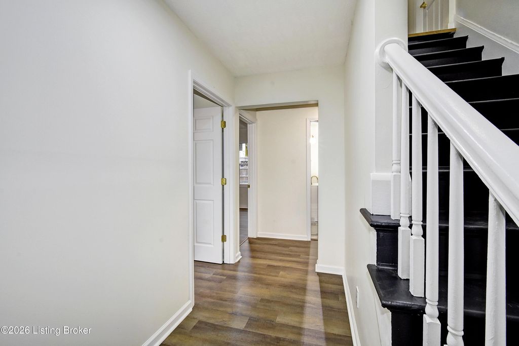 Photo of 3708 Luken Dr, Louisville, KY 40216 (MLS # 1711988)