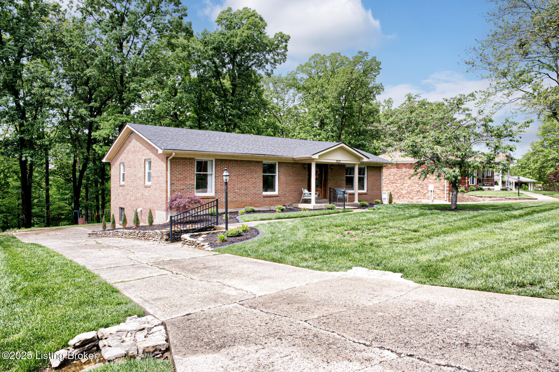 2527 Windsor Forest Dr, Louisville, Kentucky image 30