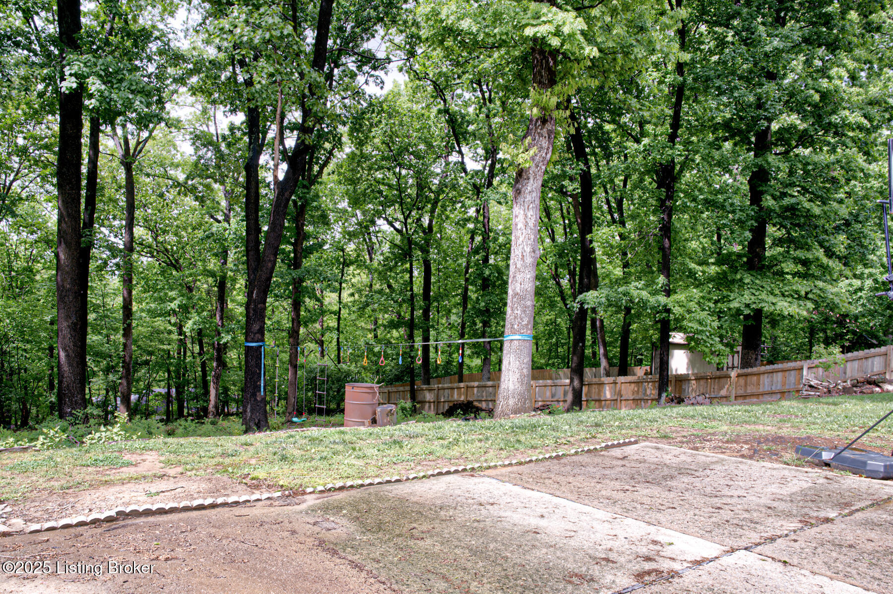 2527 Windsor Forest Dr, Louisville, Kentucky image 29