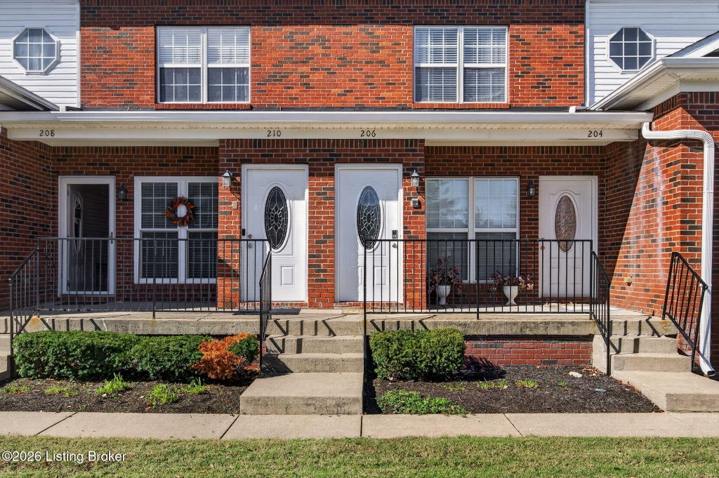 Photo of 206 S Dorsey Ln, Louisville, KY 40223 (MLS # 1732542)