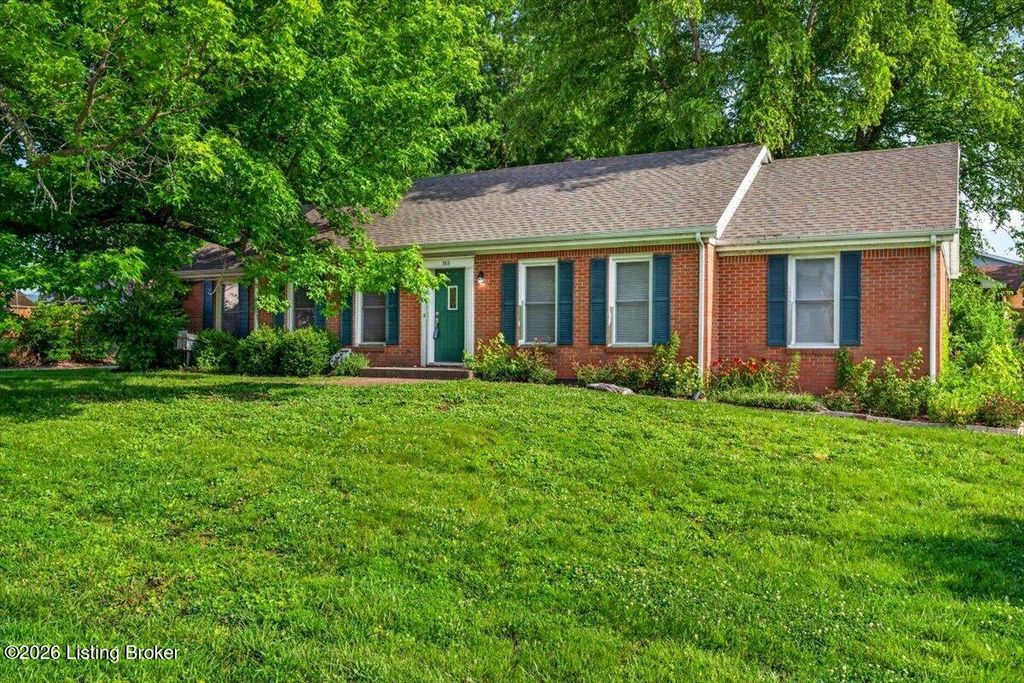 Photo of 388 Knobview Dr, Shelbyville, KY 40065 (MLS # 1720209)