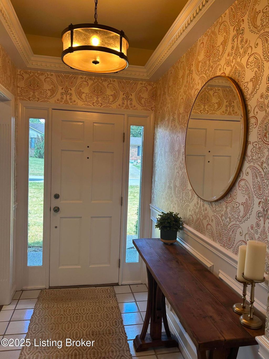 Photo of 217 Edgewood Dr, Bardstown, KY 40004 (MLS # 1708399)