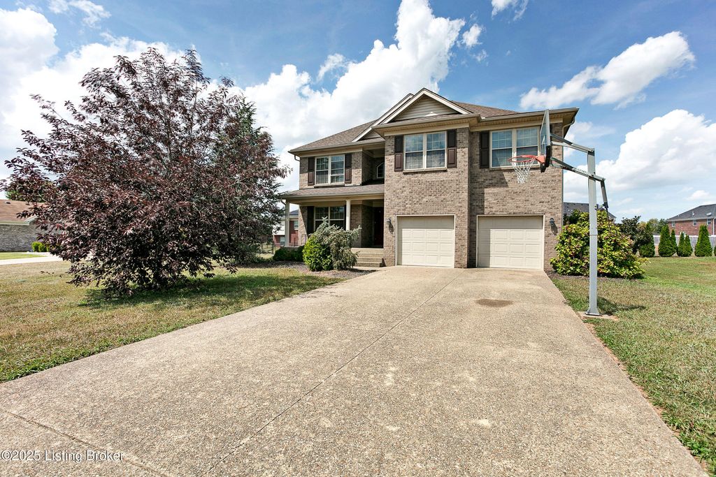 Photo of 371 Persimmon Dr, Mt Washington, KY 40047 (MLS # 1704882)