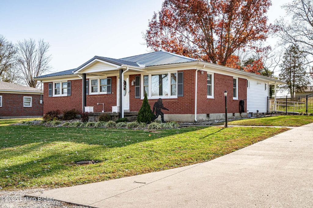 Photo of 179 Kings church Ct, Taylorsville, KY 40071 (MLS # 1704392)