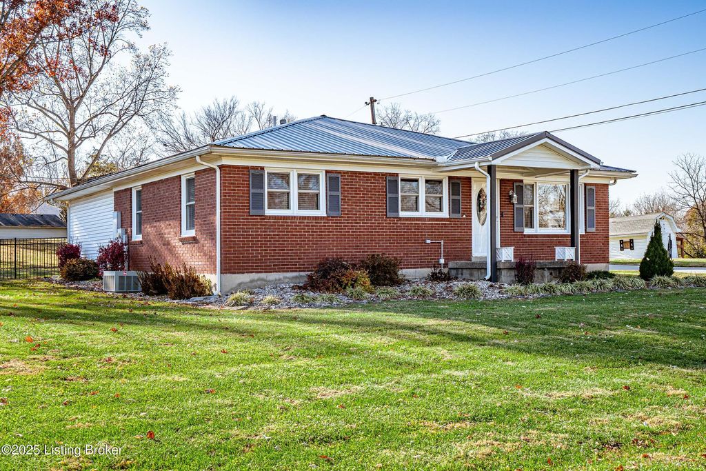 Photo of 179 Kings church Ct, Taylorsville, KY 40071 (MLS # 1704392)