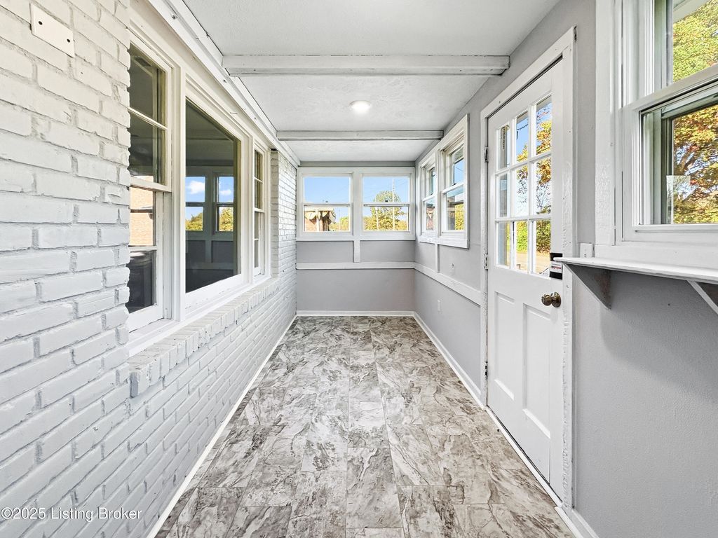 Photo of 13020 E Orell Rd, Louisville, KY 40272 (MLS # 1706307)