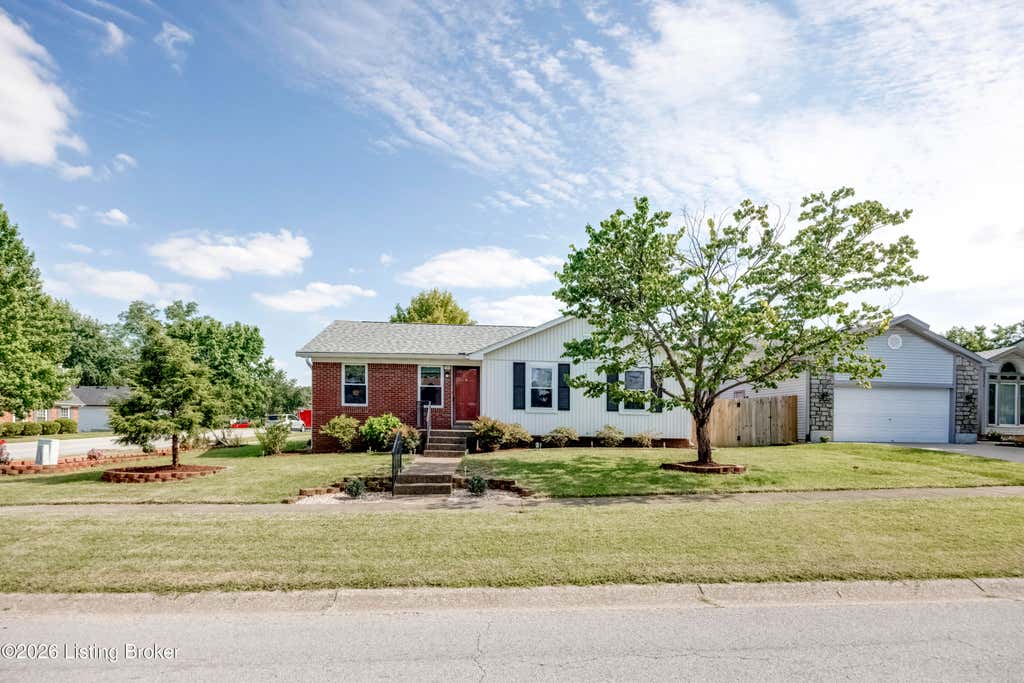 Photo of 10408 Vantage Rd, Jeffersontown, KY 40299 (MLS # 1724462)
