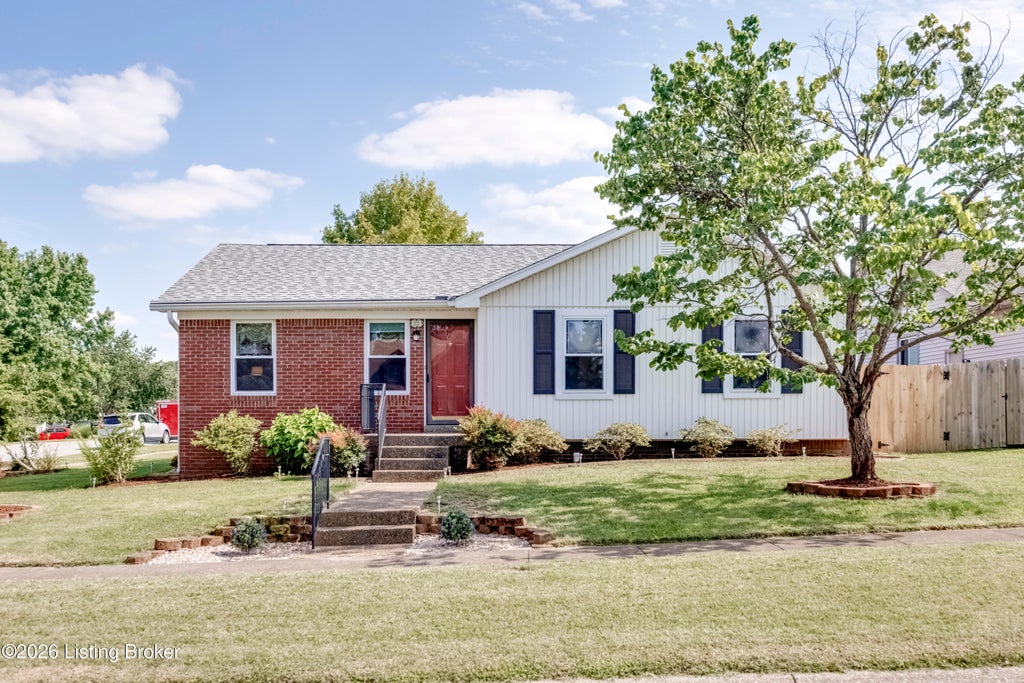 Photo of 10408 Vantage Rd, Jeffersontown, KY 40299 (MLS # 1724462)