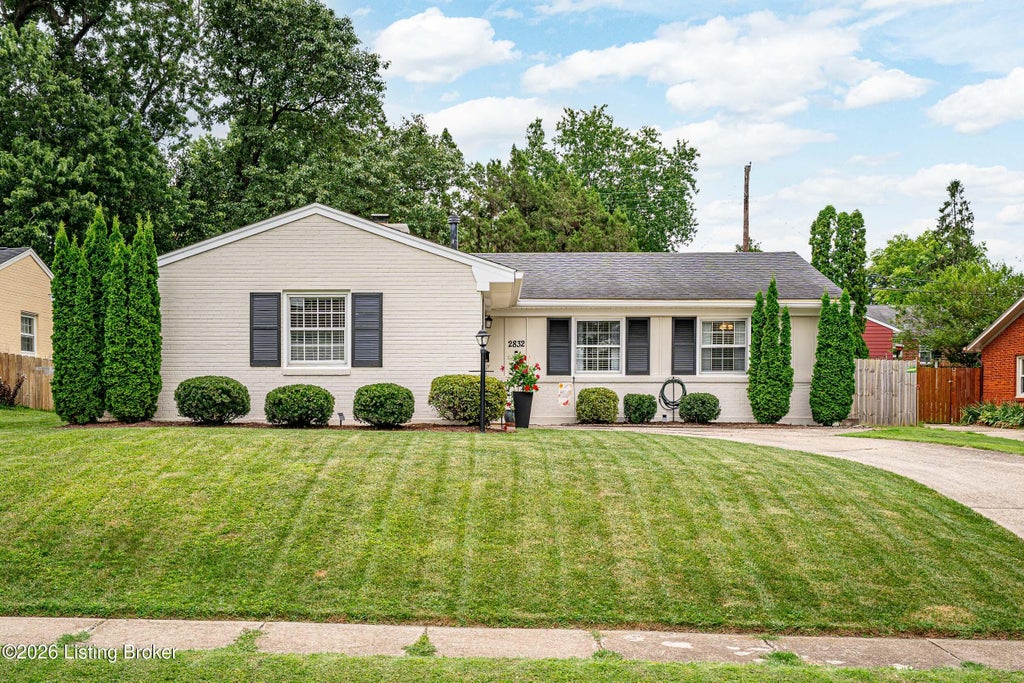 Photo of 2832 Rockhaven Ave, Louisville, KY 40220 (MLS # 1723210)