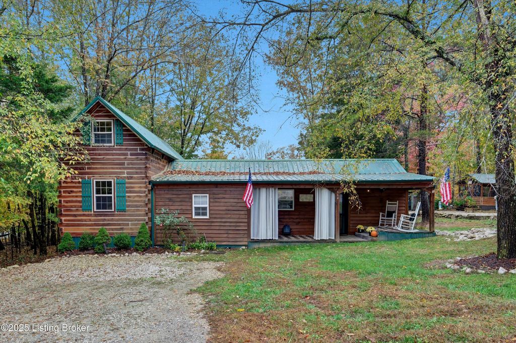 Photo of 664 Pine Hurst Bay, Clarkson, KY 42726 (MLS # 1702356)