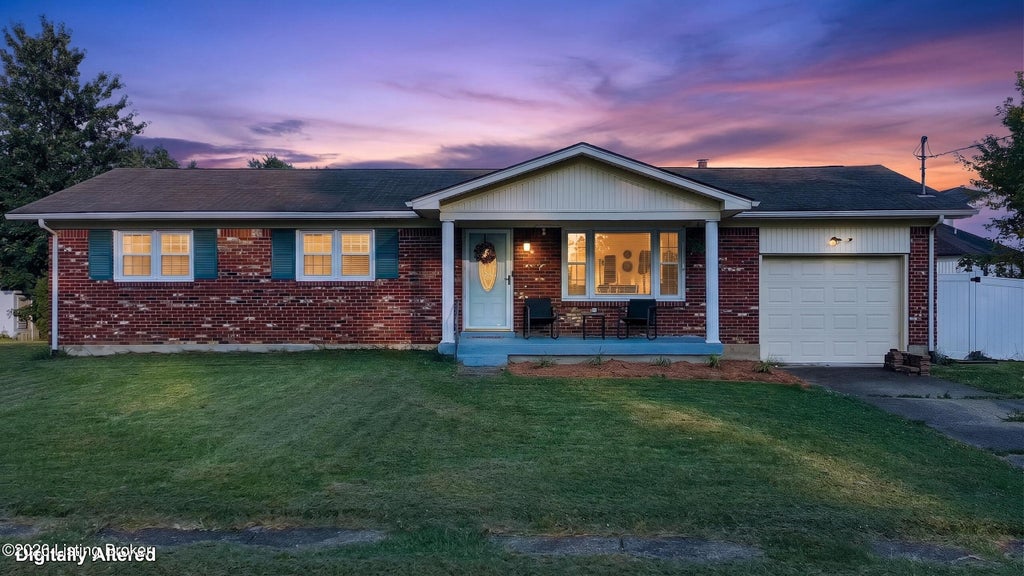 Photo of 6501 Cady Dr, Louisville, KY 40258 (MLS # 1727449)