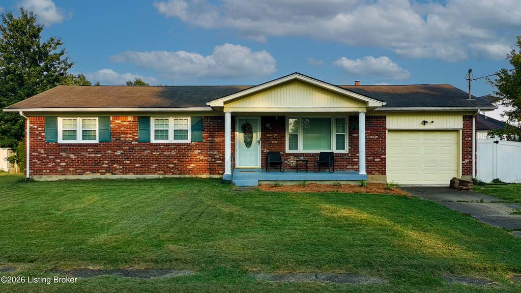 Photo of 6501 Cady Dr, Louisville, KY 40258 (MLS # 1727449)