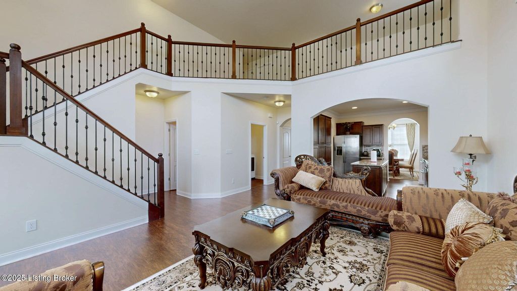 Photo of 0017038 Green Crest Ln, Louisville, KY 40245 (MLS # 1705108)