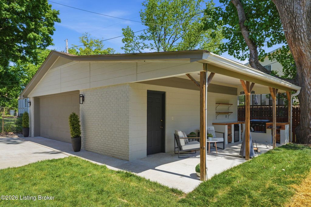 Photo of 1618 Shady Ln, Louisville, KY 40205 (MLS # 1715400)