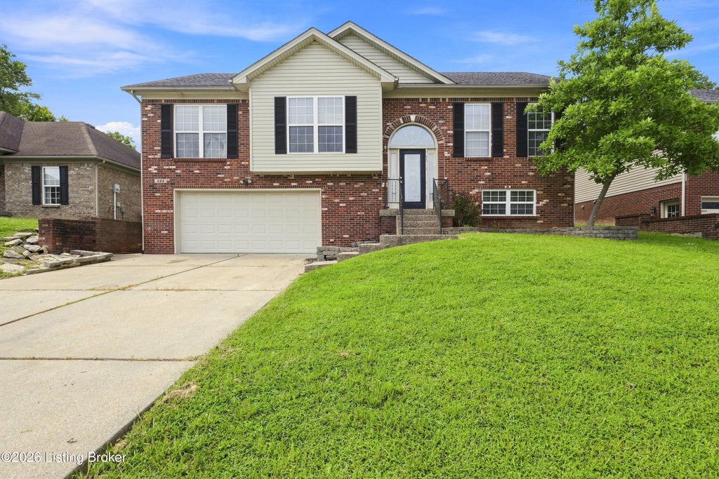 Photo of 396 Oakview Dr, Shelbyville, KY 40065 (MLS # 1726359)
