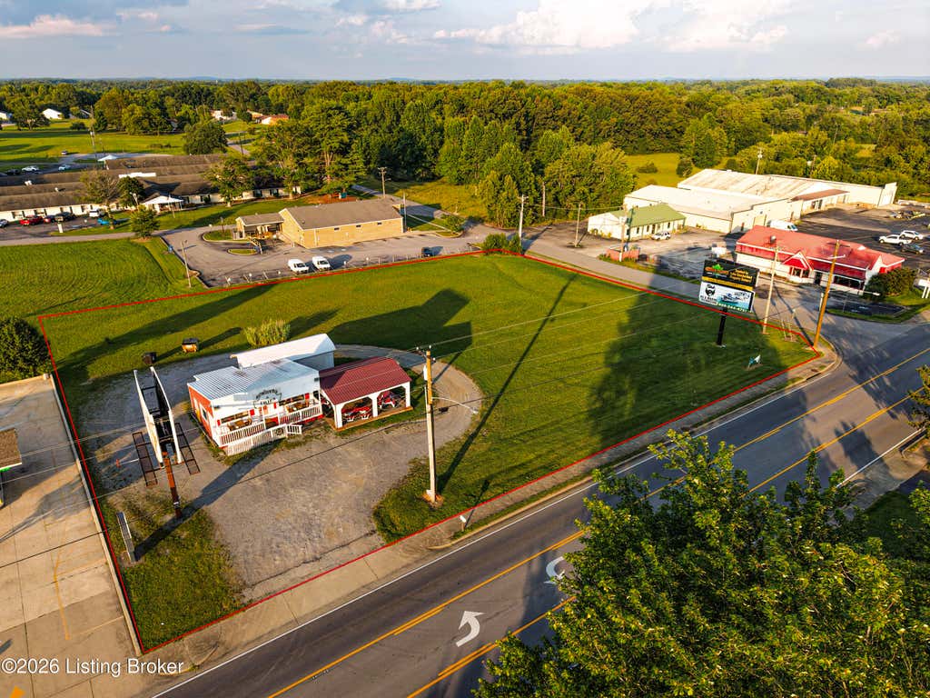 Photo of 740 N Main St, Jamestown, KY 42629 (MLS # 1723355)
