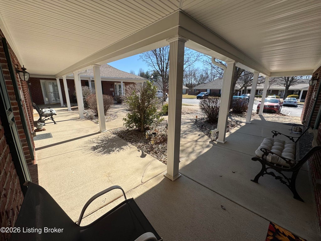 Photo of 828 Garden Pointe Dr, Simpsonville, KY 40067 (MLS # 1728532)