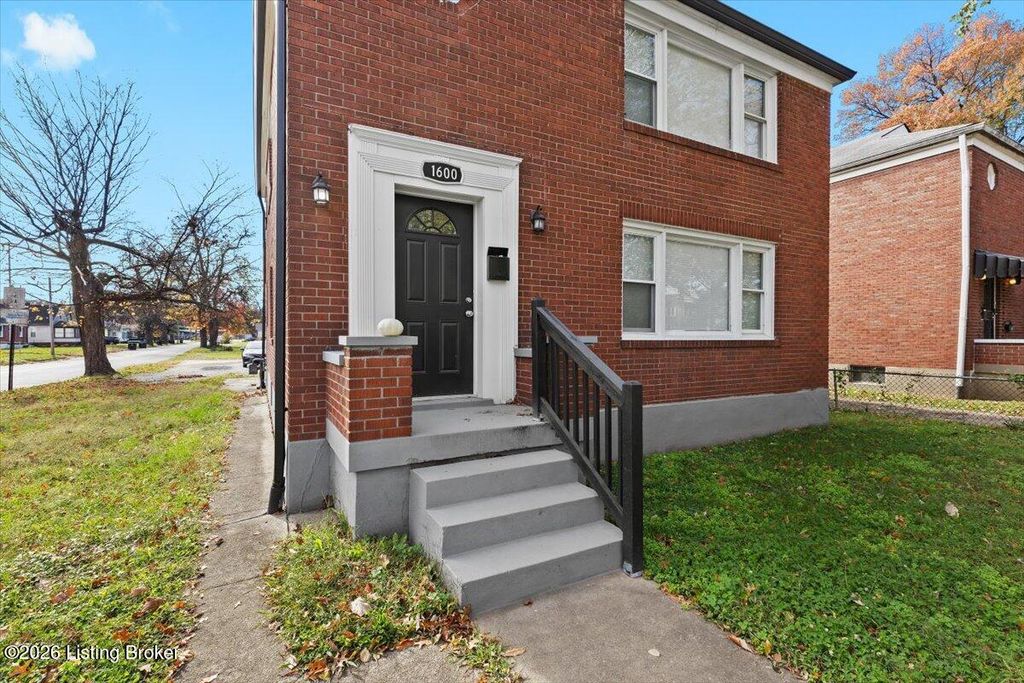 Photo of 1600 Algonquin Pkwy #1, Louisville, KY 40210 (MLS # 1707094)