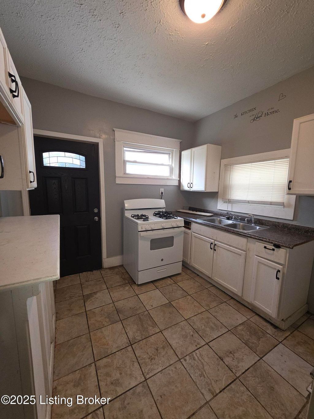 Photo of 1412 Beech St, Louisville, KY 40211 (MLS # 1705651)