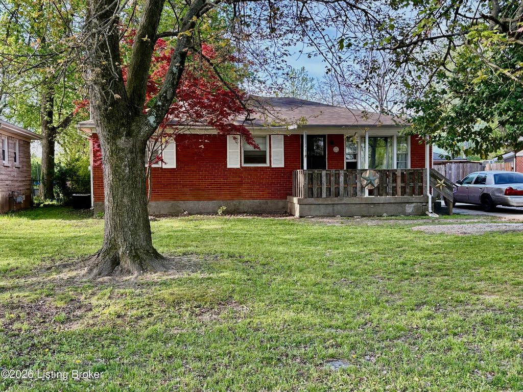 Photo of 2320 Donna Rd, Louisville, KY 40216 (MLS # 1714000)