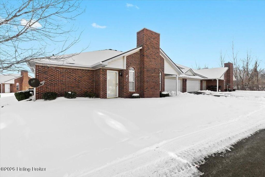 Photo of 5212 Sand Wood Ln, Louisville, KY 40272 (MLS # 1708084)