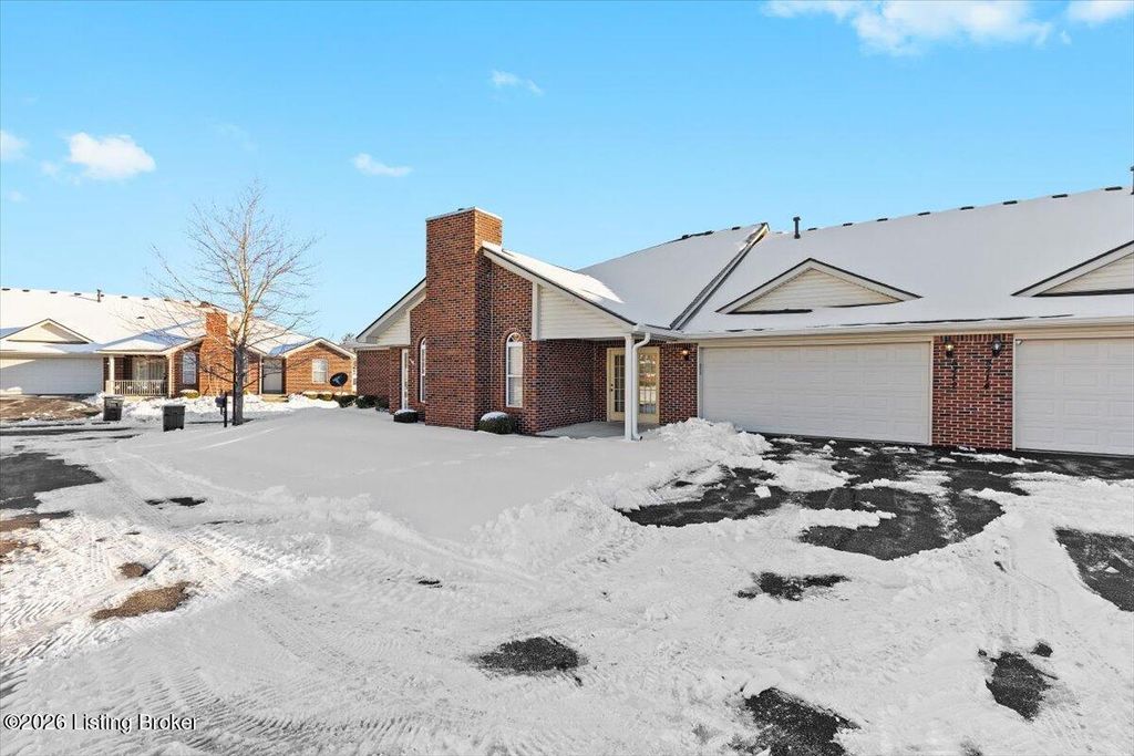 Photo of 5212 Sand Wood Ln, Louisville, KY 40272 (MLS # 1708084)