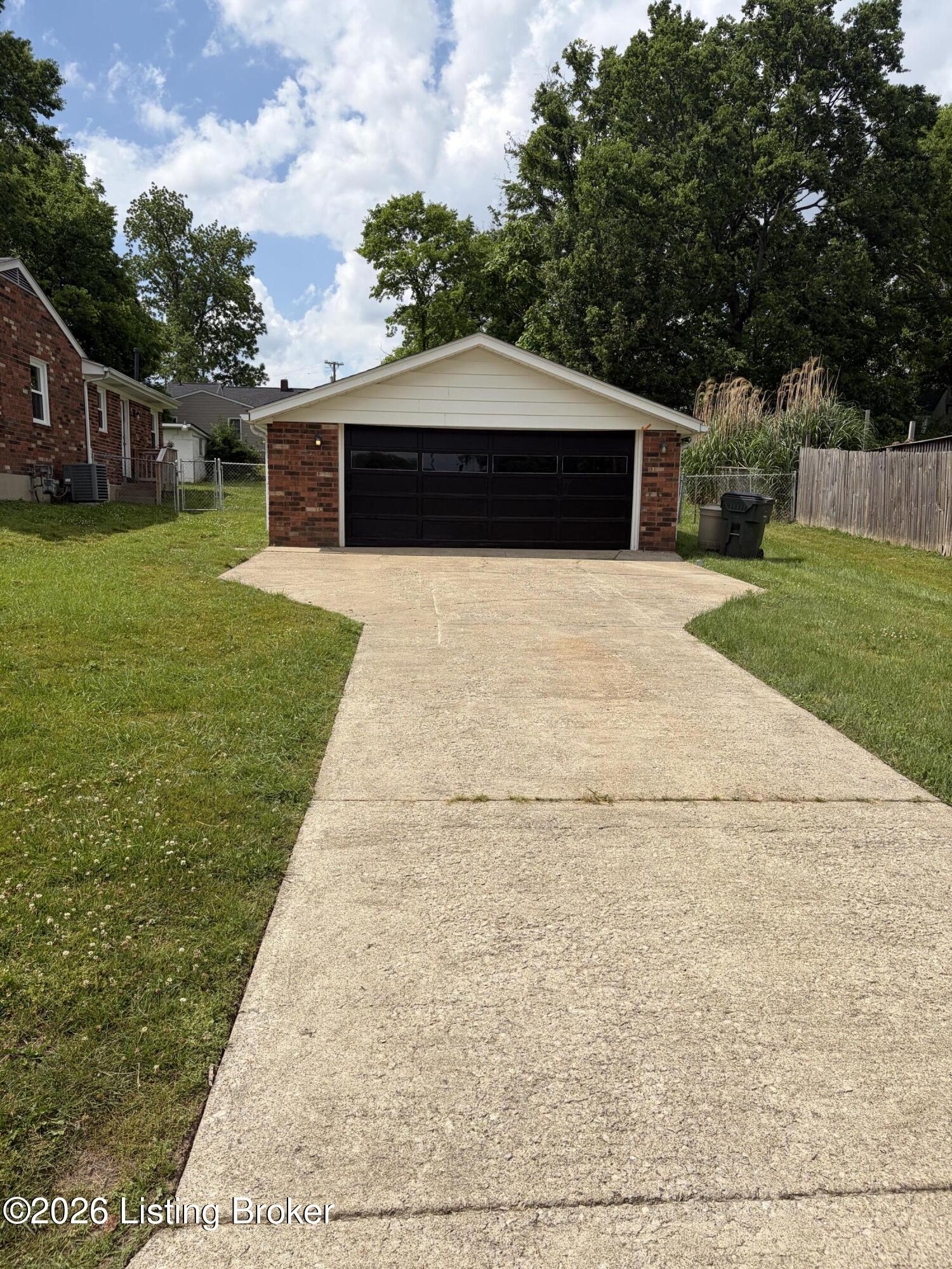 10607 Fairview Ave
