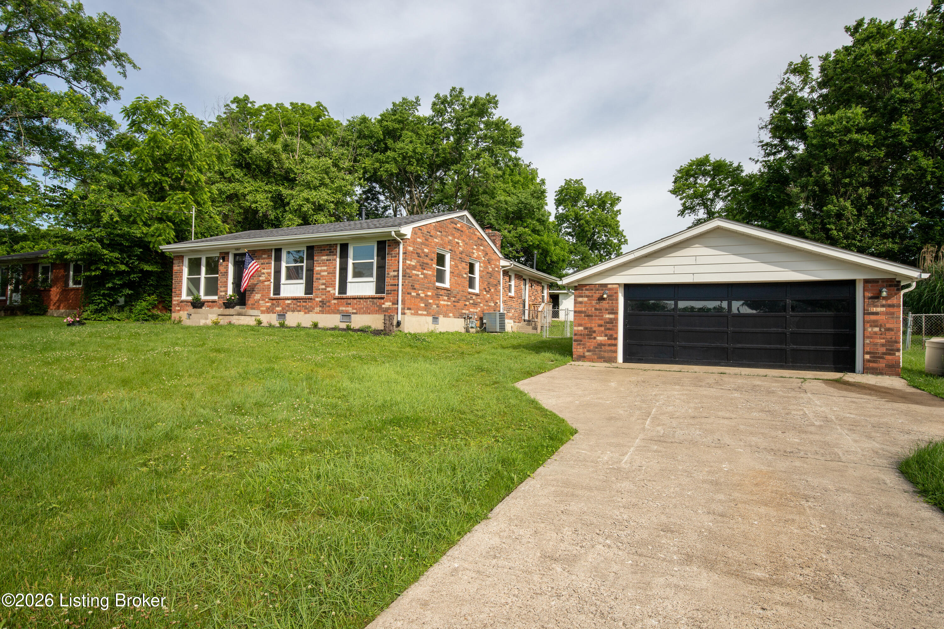 10607 Fairview Ave
