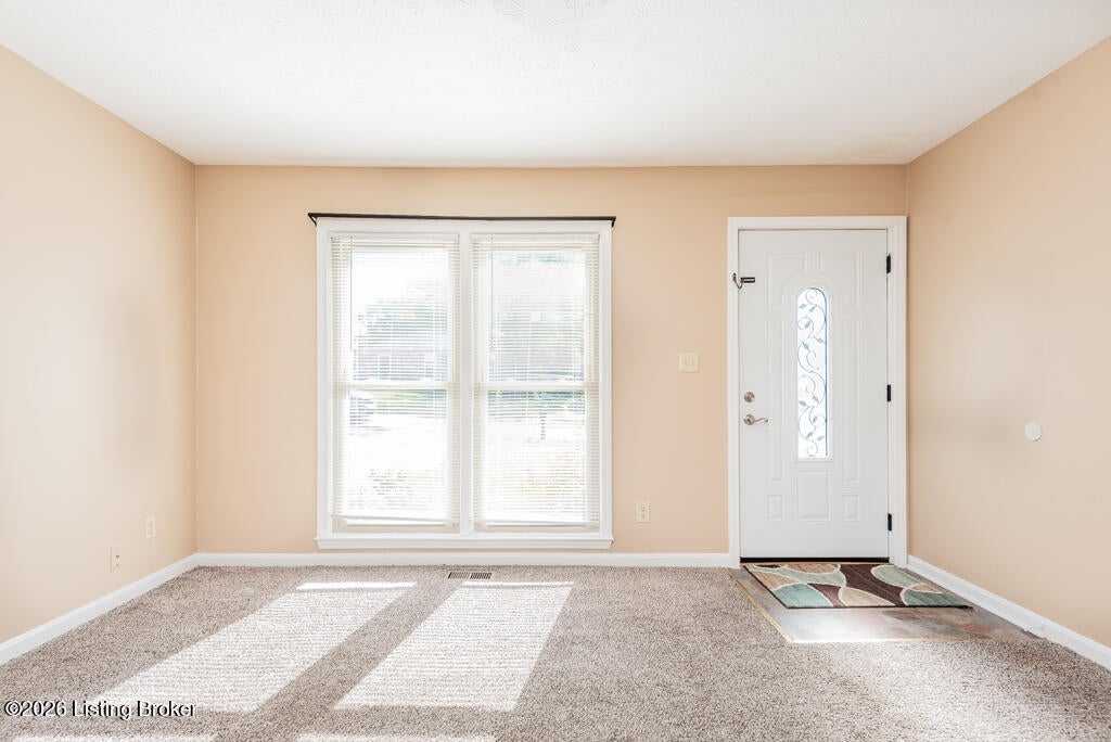 Photo of 1508 Milburn Ct, La Grange, KY 40031 (MLS # 1730897)