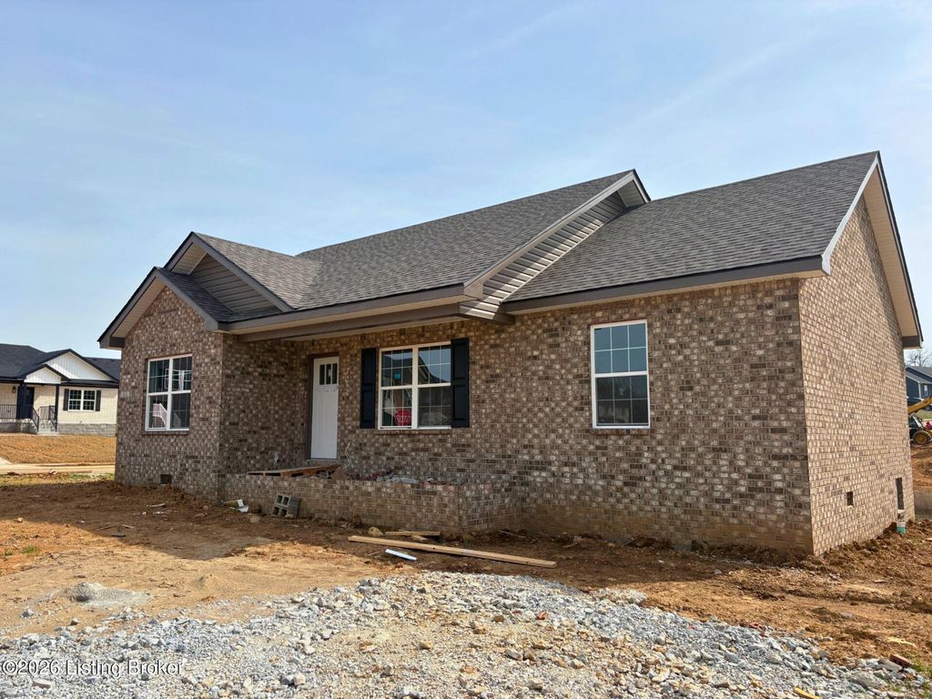 Photo of 601 Hillcreek Ct, Bardstown, KY 40004 (MLS # 1713750)