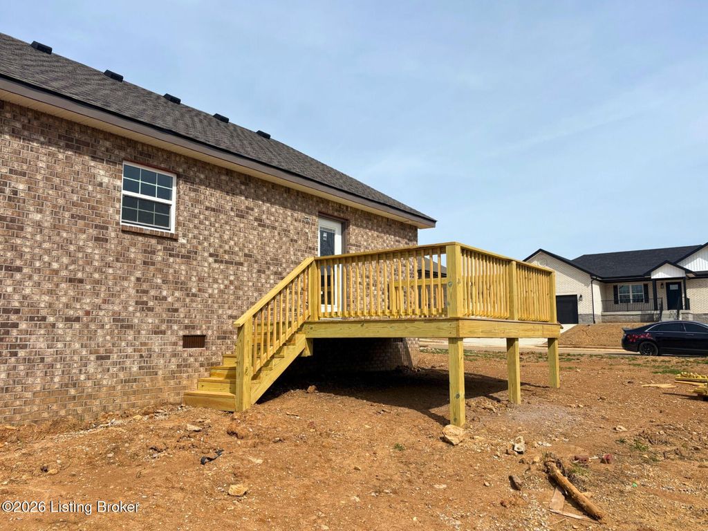 Photo of 601 Hillcreek Ct, Bardstown, KY 40004 (MLS # 1713750)