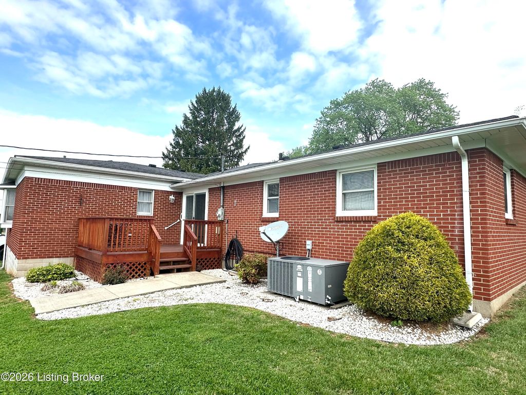 Photo of 107 Hurstbourne Ave, Bardstown, KY 40004 (MLS # 1714472)