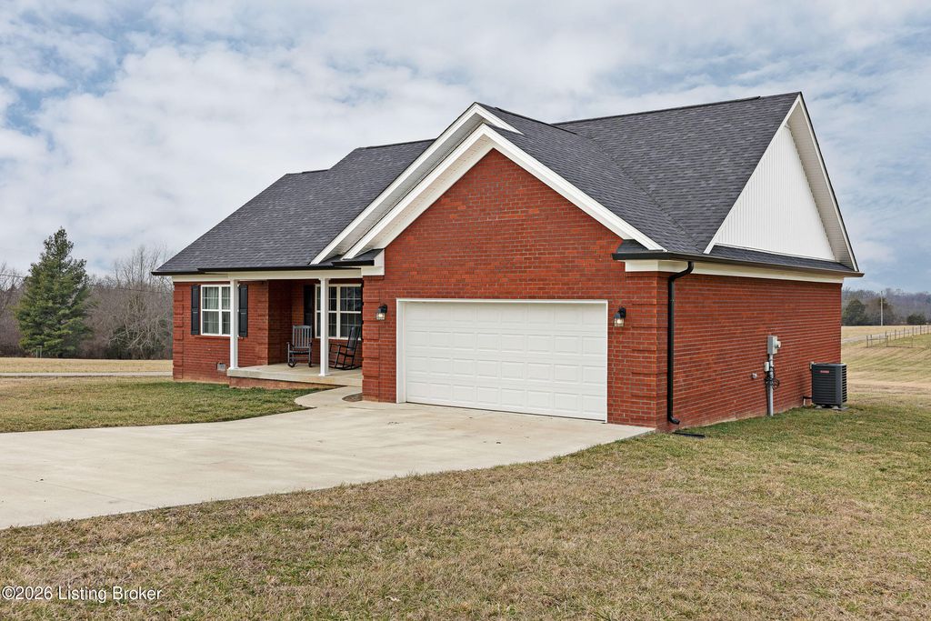 Photo of 630 B Greer Ln, Bardstown, KY 40004 (MLS # 1710105)