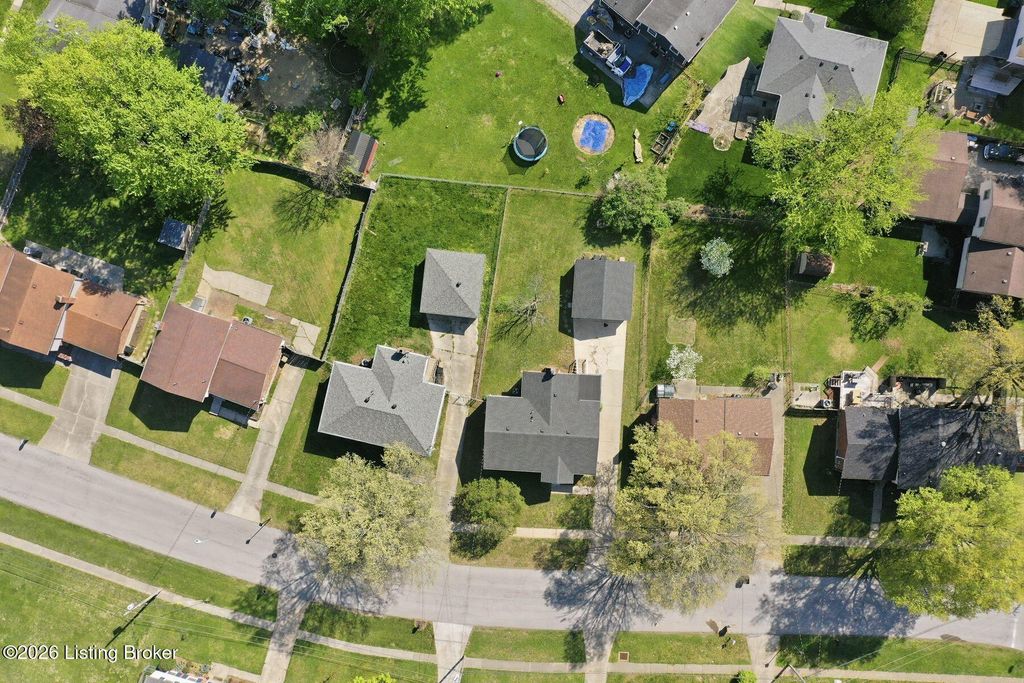 Photo of 4507 Gaudet Rd, Jeffersontown, KY 40299 (MLS # 1714351)