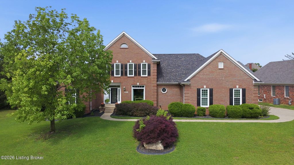 Photo of 7915 Hall Farm Dr, Louisville, KY 40291 (MLS # 1723571)