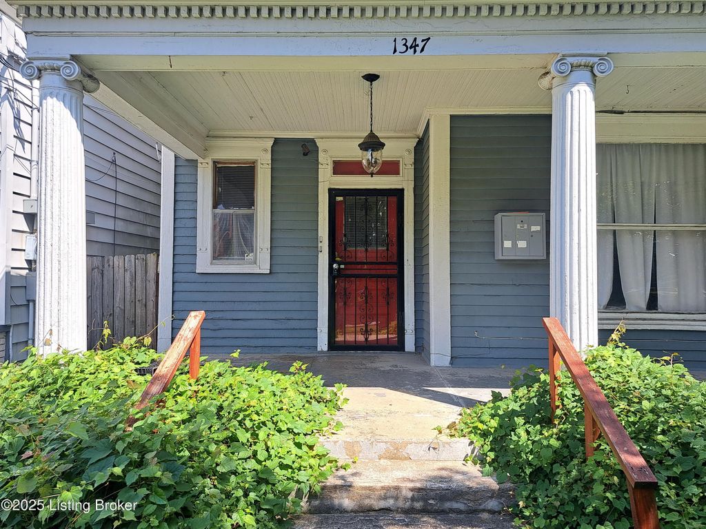 Photo of 1347 S Floyd St, Louisville, KY 40208 (MLS # 1715142)