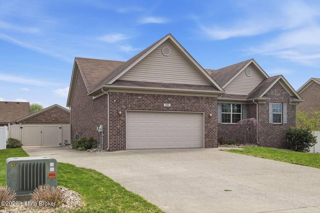 Photo of 285 Cottonwood Dr, Shepherdsville, KY 40165 (MLS # 1713687)