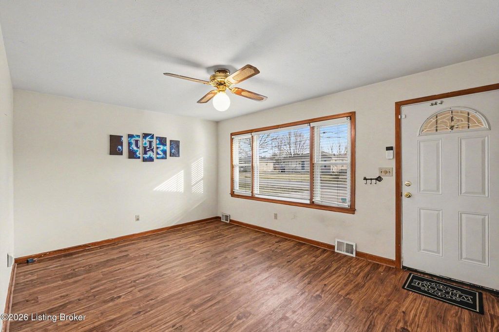 Photo of 6001 Noah Dr, Louisville, KY 40258 (MLS # 1709533)