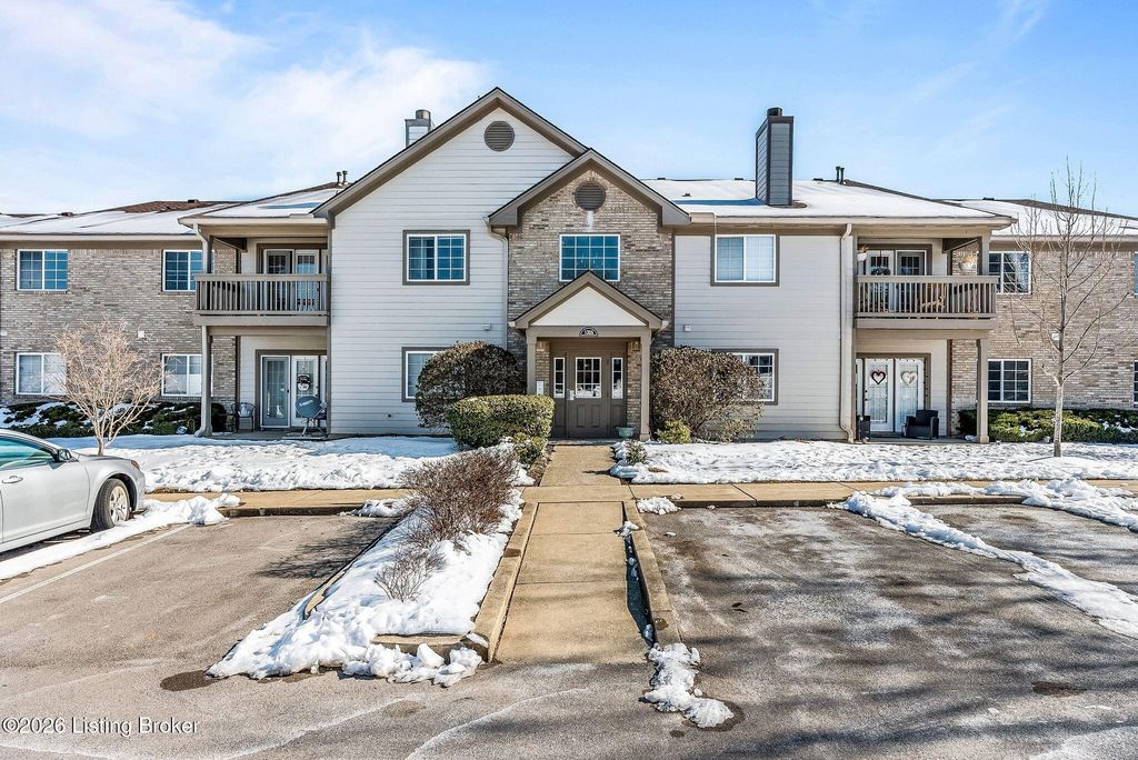 Photo of 1305 Taxus Top Ln #201, Louisville, KY 40243 (MLS # 1708775)