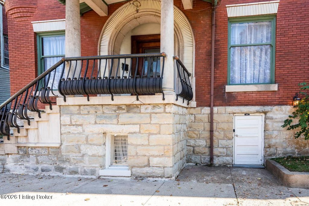 Photo of 703 Rubel Ave, Louisville, KY 40204 (MLS # 1712372)
