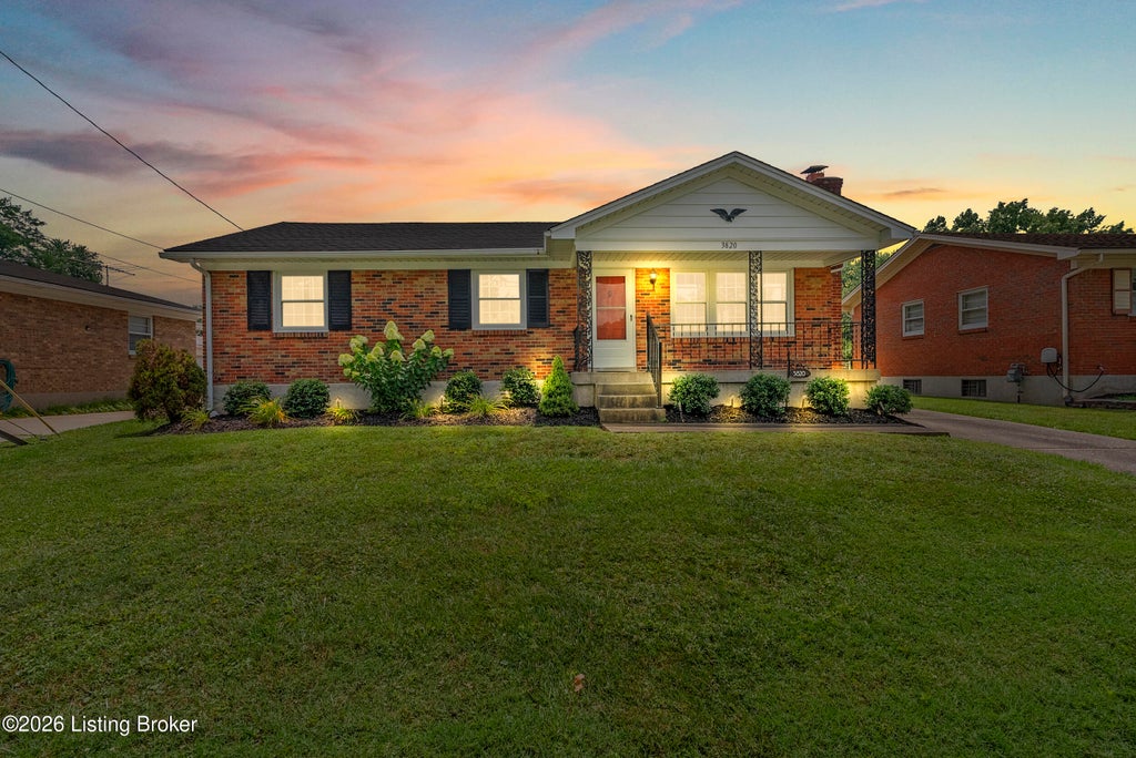 Photo of 3820 Pinecroft Dr, Louisville, KY 40219 (MLS # 1722958)