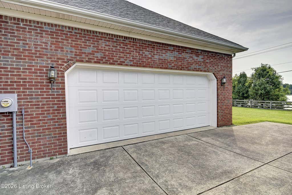 Photo of 410 Old Towne Rd, Louisville, KY 40214 (MLS # 1726600)