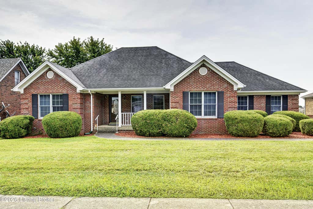 Photo of 410 Old Towne Rd, Louisville, KY 40214 (MLS # 1726600)