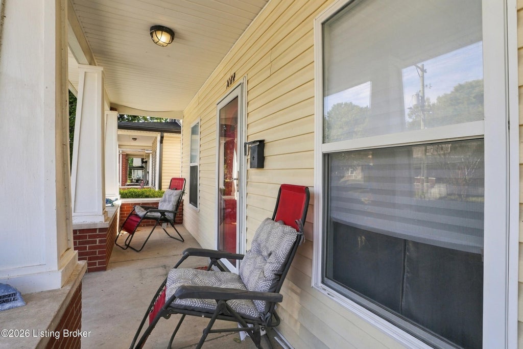 Photo of 1664 Hale Ave, Louisville, KY 40210 (MLS # 1729798)