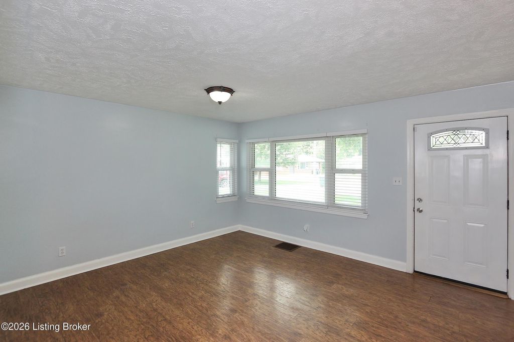 Photo of 1702 Herby Dr, Jeffersonville, IN 47130 (MLS # 1721898)