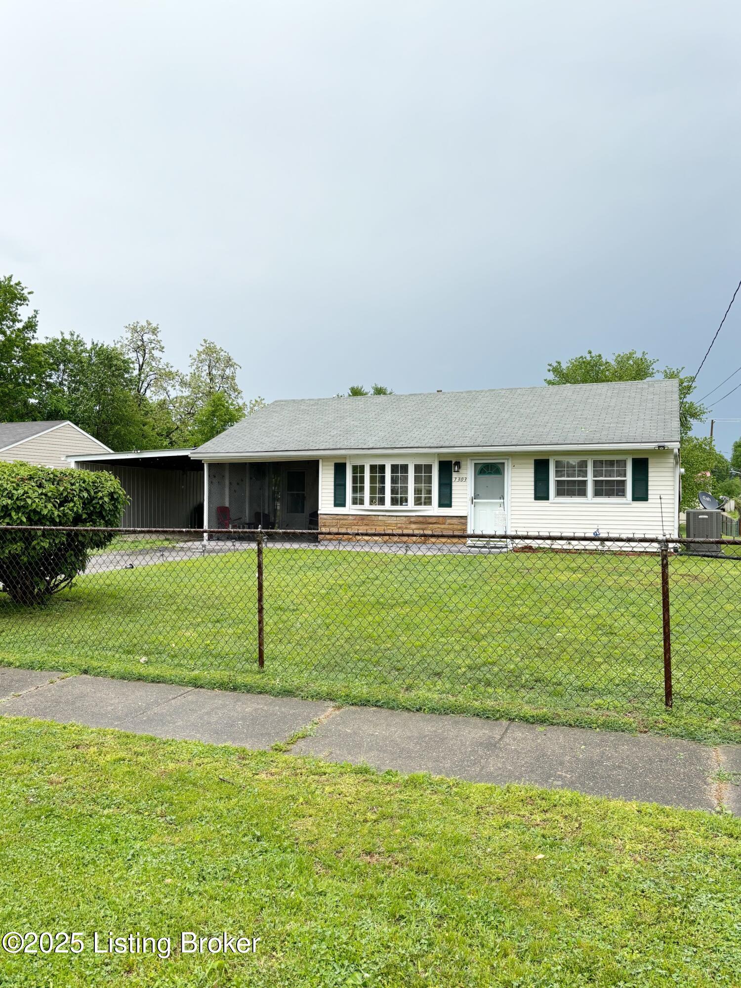 7303 Betsy Ross Dr, Louisville, Pennsylvania image 1