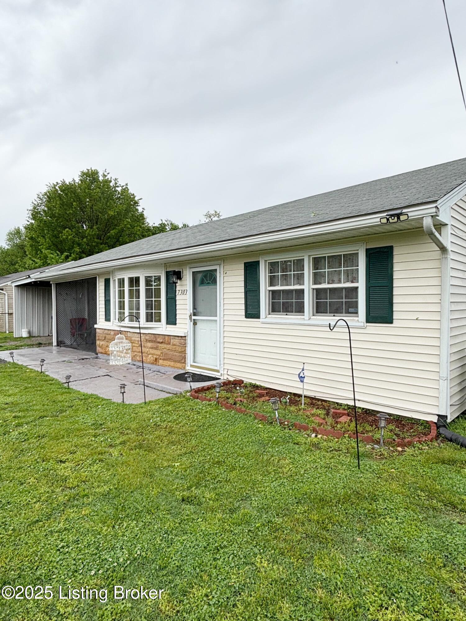 7303 Betsy Ross Dr, Louisville, Pennsylvania image 3