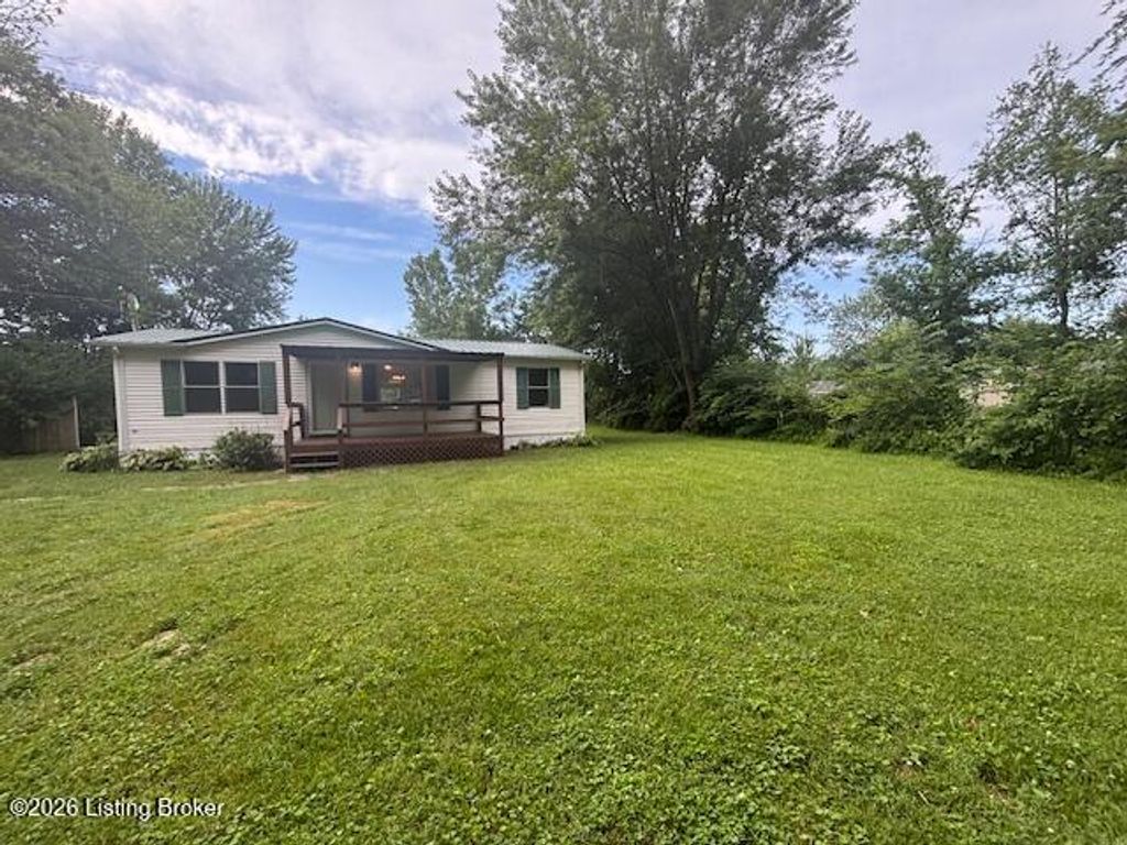 Photo of 141 Birch St, Shepherdsville, KY 40165 (MLS # 1720168)